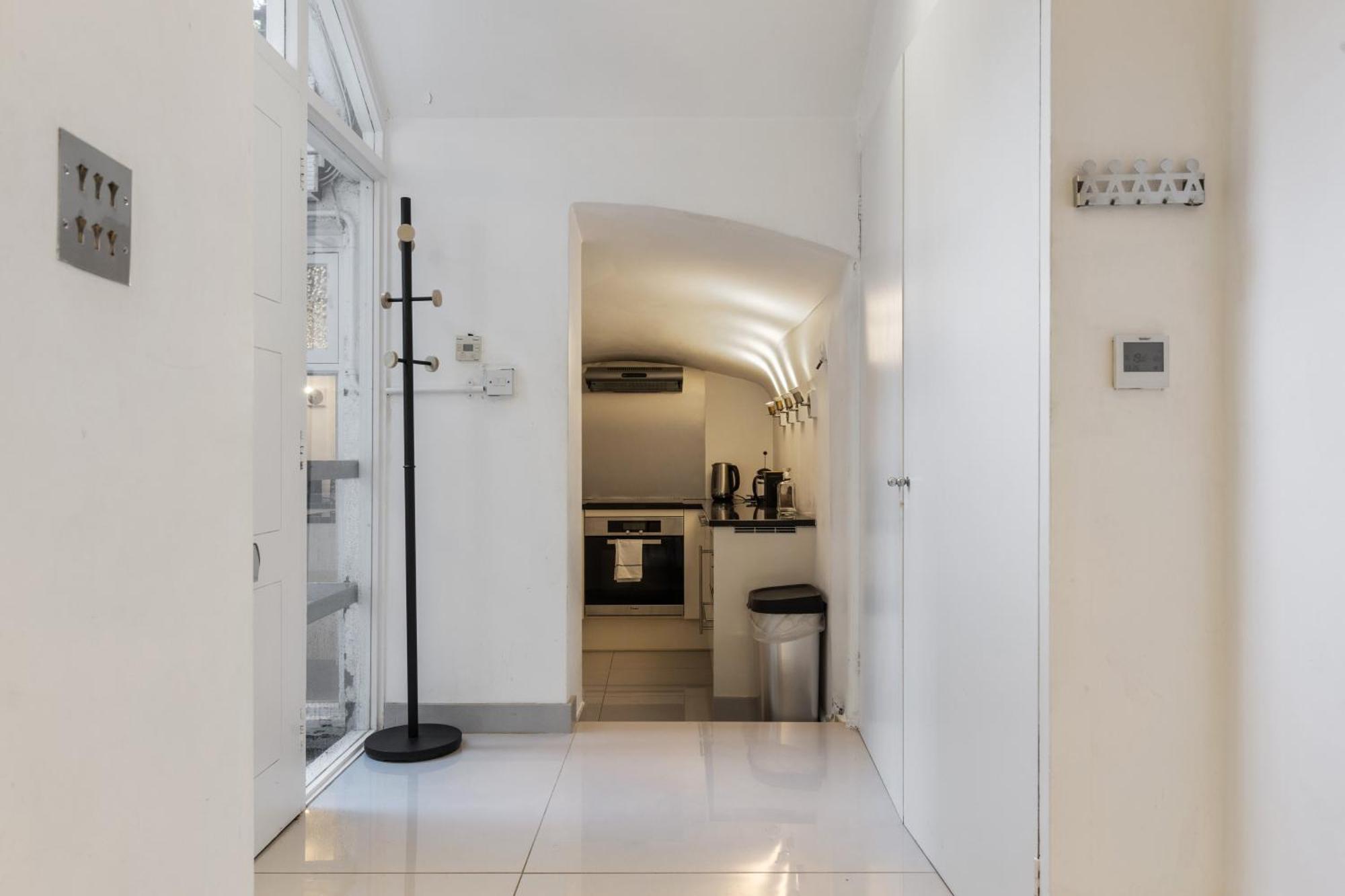 Heavenly Stays, Kensington, Luxurious 3-bd Oasis *