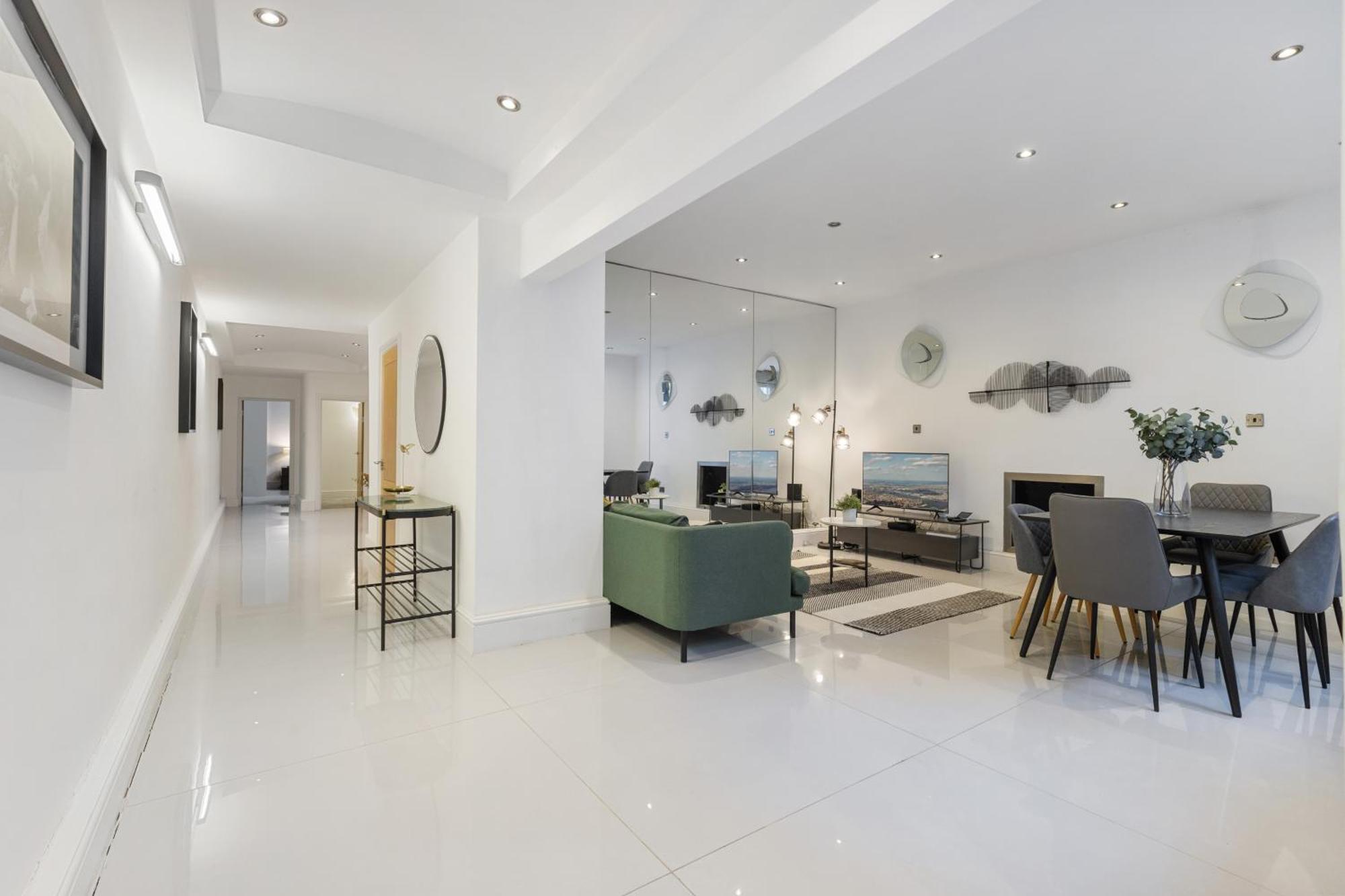 Heavenly Stays, Kensington, Luxurious 3-bd Oasis London