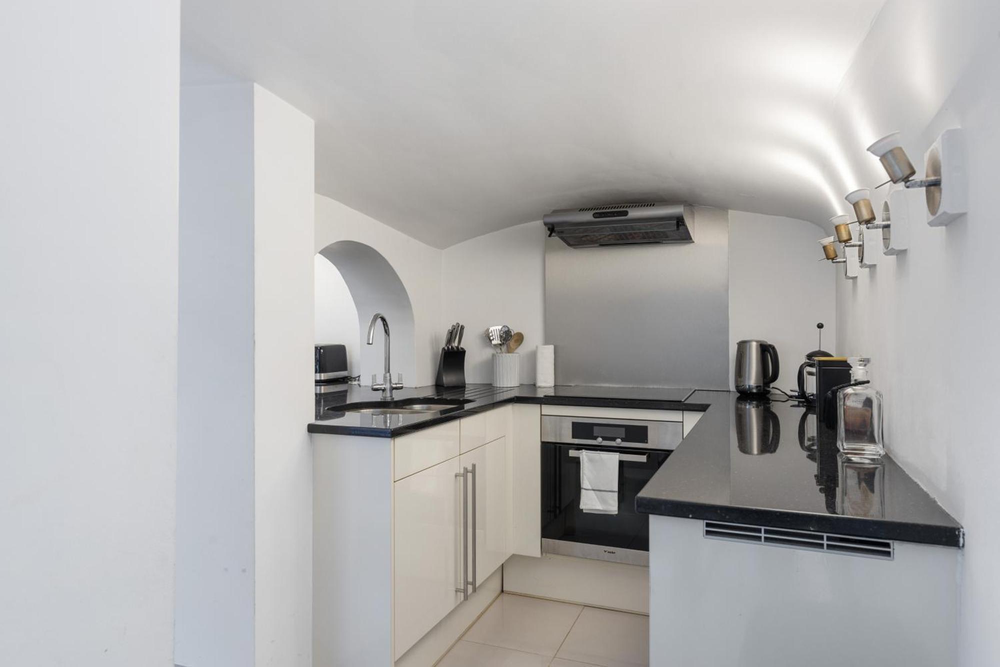 Heavenly Stays, Kensington, Luxurious 3-bd Oasis